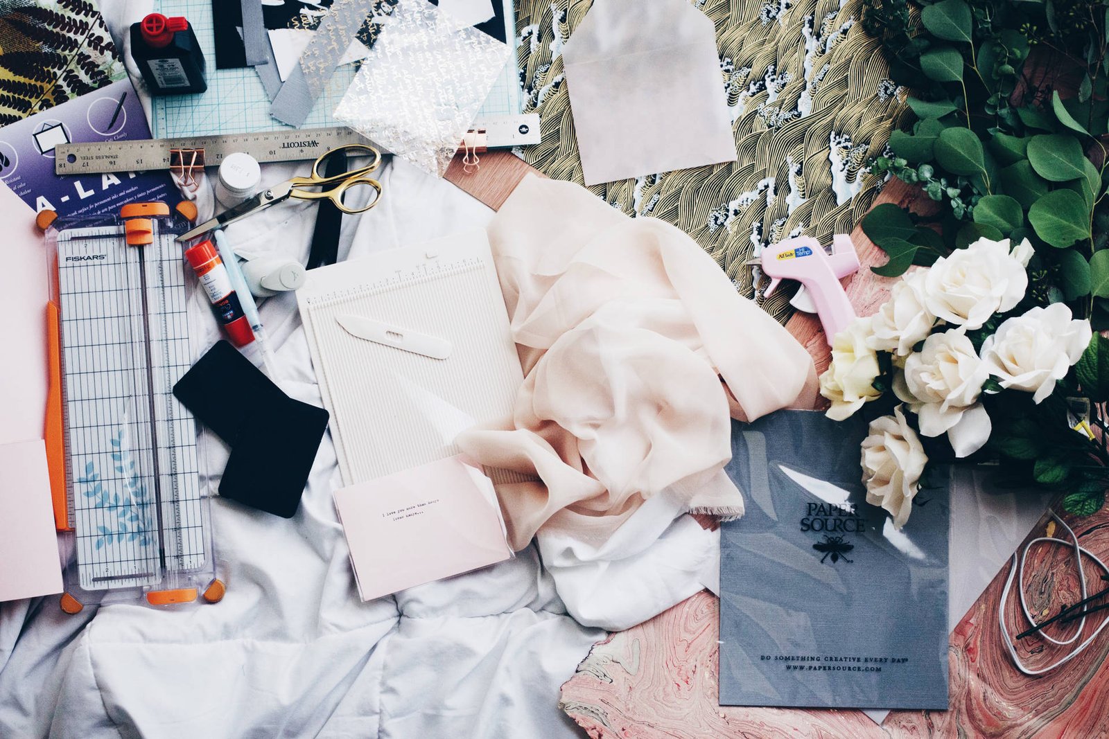 12 Must-Have Affordable Minimalist Outfits to Make Your Own This Winter